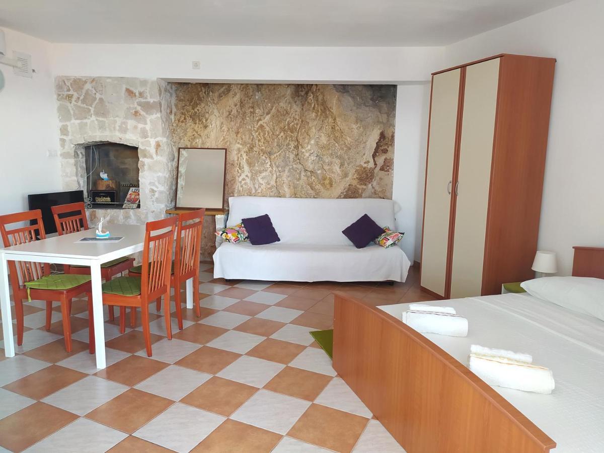 Apartmani Stine Donji Okrug  المظهر الخارجي الصورة
